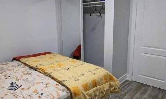 East Credit House | 2 Bdroom Apartment near UTM, Square 1 and Airport