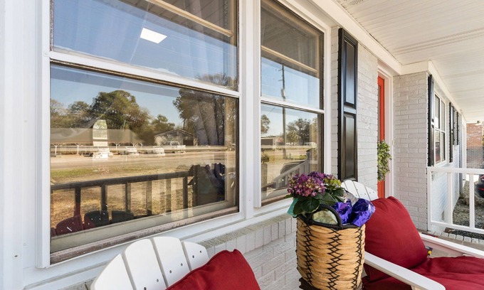 Ocean Isle Beach House | 2 Beaches Villa - Amazing Location - Sunset Beach or OIB easily accessible