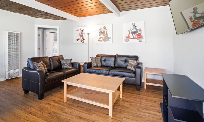 Logan Heights Apartment | 2 Bed 1 bath apt 5 Minutes to Downtown San Diego apt # 2