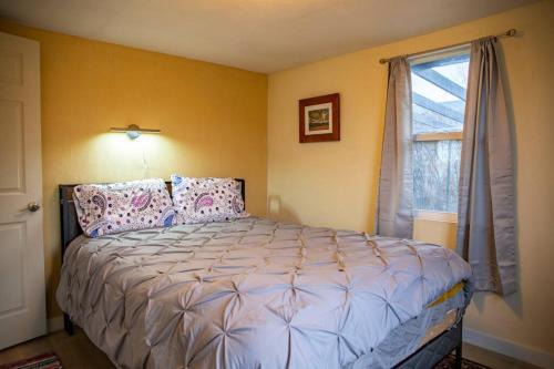 Price House | 2 bed 1 bath cottage home