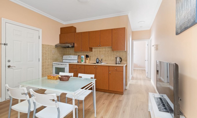 Seafair House | 2 bed 1 bath cozy suite