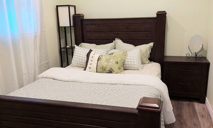 Trenton House | 2 BED 1 BATH house with backyard near to highway and CFB Trenton