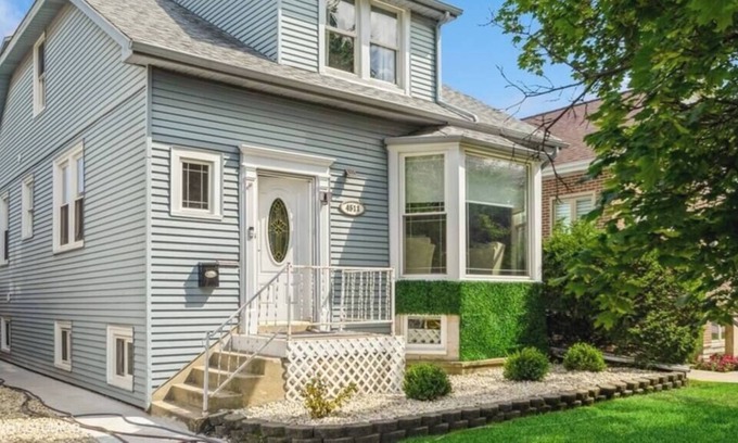 Chicago Apartment | 2 Bed / 1 Bath near O'Hare