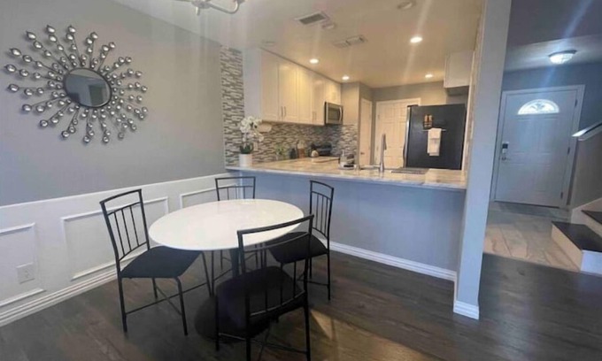 South Arlington House | 2 bed 2.5 bath townhouse with private parking.