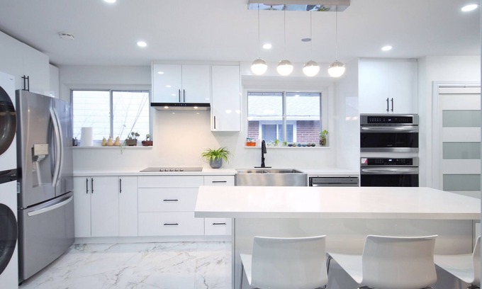 Mississauga House | 2 Bed 2 Bath Apartment in Mississauga near Square One