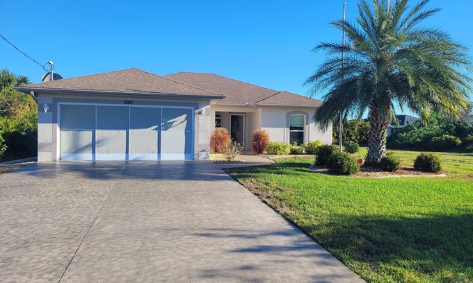 Rotonda Lakes House | 2 Bed 2 Bath Heated Pool Vacation House, Very Private