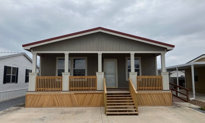 Mission House | 2 bed 2 bath house in an active Senior community