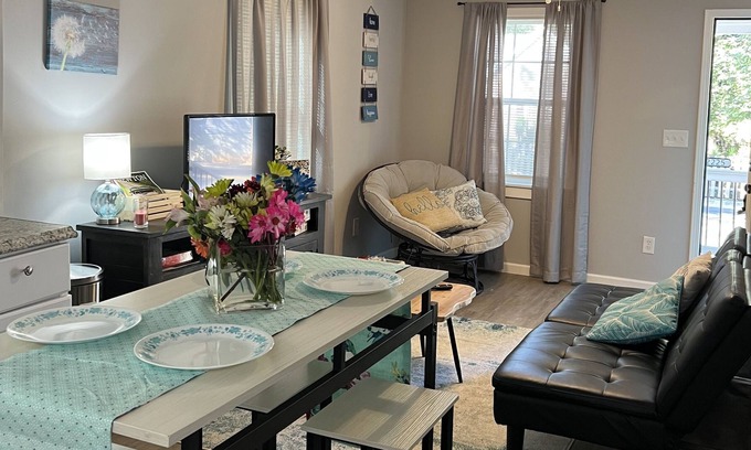 Covington House | 2 bed/2 bath less than 1/2 mile from the square