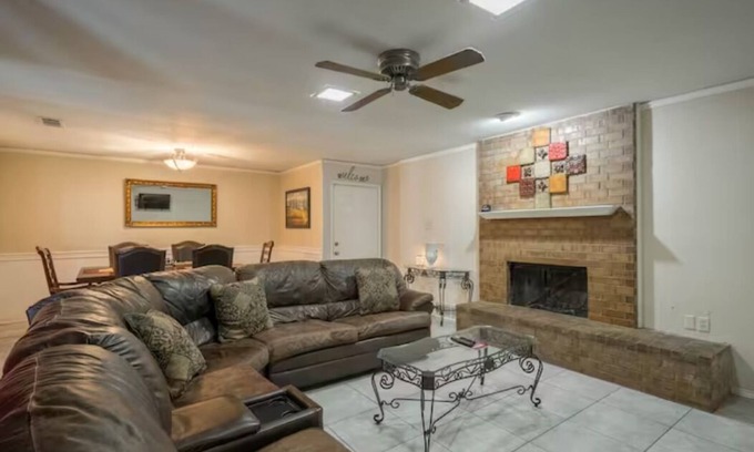 Fort Worth Condo | 2 bed 2 bath no cleaning fees!