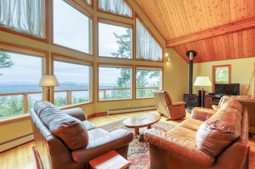 Rosario House | 2 Bed 2 Bath Vacation home in Orcas Island