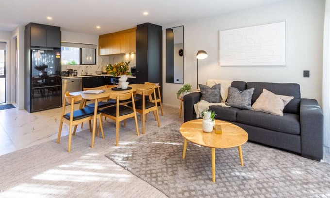 Ilam House | 2 bed 2 bath with Carpark near Canterbury University