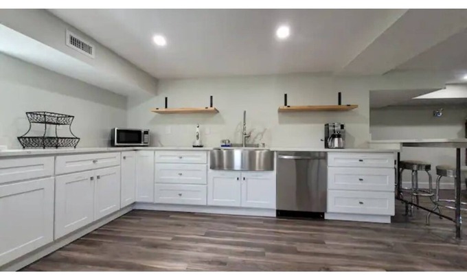 Milton Apartment | 2 Bed/2 Baths Apartment in Deluxe Unit
