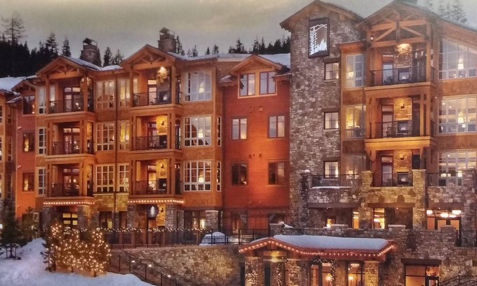 Truckee Condo | 2 bed 2 Baths, Luxury Northstar ski lodge, short walk to gondola.