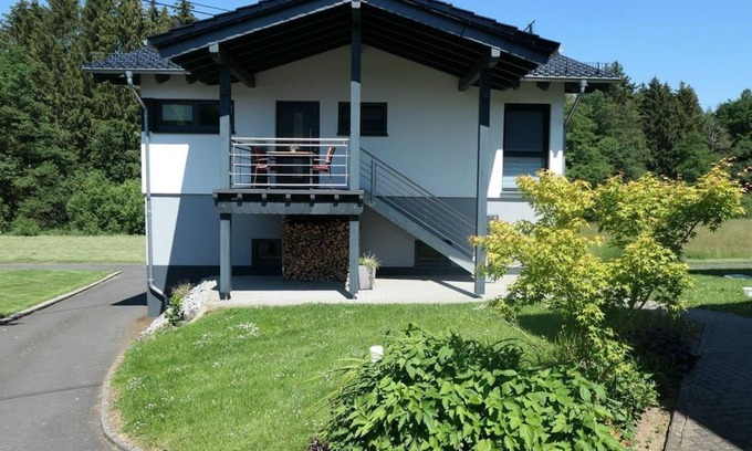 Hartlingen Apartment | 2 bed apartment Elbbachblick - Ferienwohnungen Hof Elbbachtal