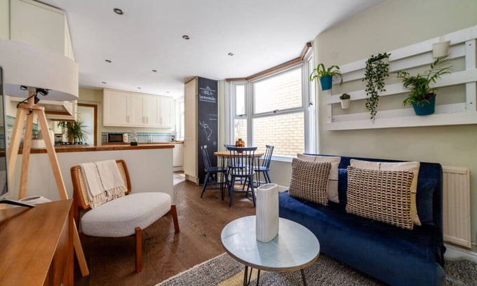 Harringay Apartment | 2 Bed Apartment in Finsbury with Garden