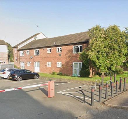 Northampton Apartment | 2 Bed Apartment Sleeps4 with FreeP & Internet