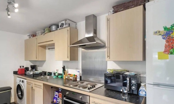 Colchester Apartment | 2 bed-Colchester Apartment-FreeP- Tv-Wifi