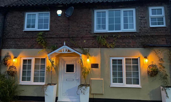 Bawtry Apartment | 2 Bed Cosy Cottage - Central Bawtry - High End Furnishings