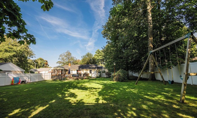 West Wareham Cottage | 2 bed Cottage on Great Herring Pond