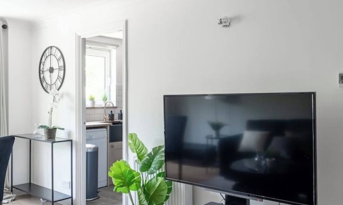 Tollington Apartment | 2 Bed Flat Finsbury Park, London