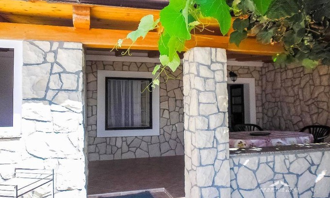 Zubovici Apartment | 2 Bed Flat - Sleeps 8 - Parking - Wifi