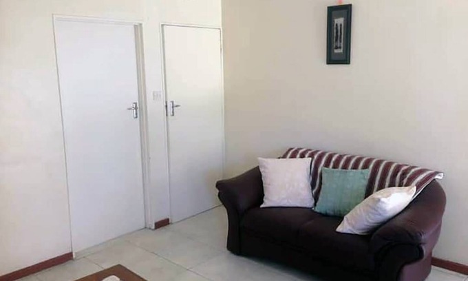 Harare Apartment | 2 bed guesthouse in Mabelreign - 2012