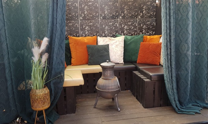 Bolton Apartment | 2 Bed House - Sleeps 4 - Pets - Garden - Parking