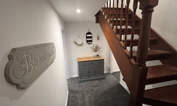 Newton St Loe House | 2 Bed House, Sleeps 6, 2M from Bath Centre