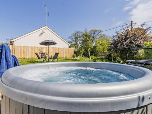 Pennant House | 2 Bed in Aberaeron 96072