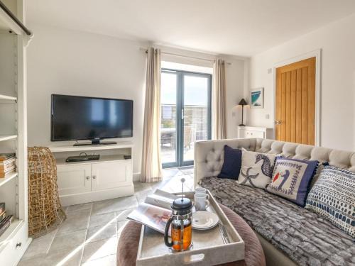 Llanddeusant House | 2 Bed in Cemaes Bay 77640