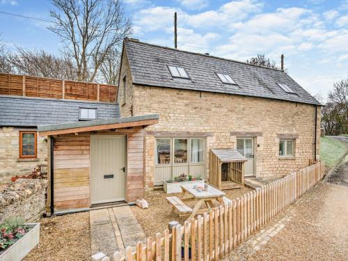 Cirencester House | 2 Bed in Cirencester 93878