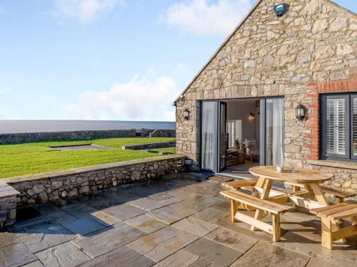 Southerndown House | 2 Bed in Ogmore-by-Sea 86495
