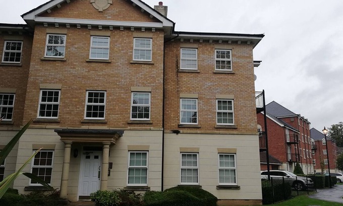 Newbury Apartment | 2 Bed in one of Newbury's oldest buildings (19SC)