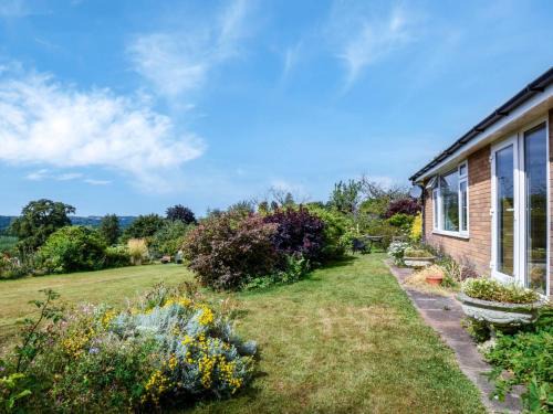 Clows Top House | 2 Bed in Tenbury Wells 91980