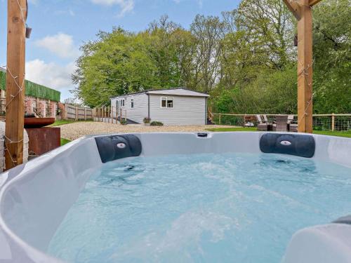 New Forest District House | 2 Bed in Woodgreen 82875