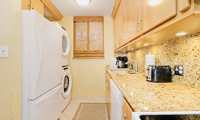 Maalaea Apartment | 2 Bed Maui Retreat with 5 miles of beach!