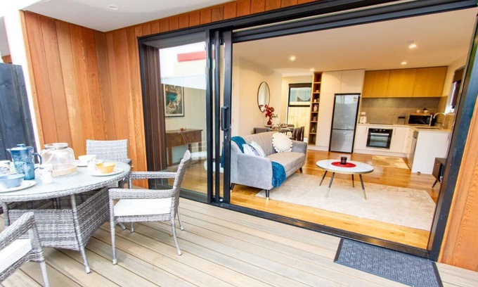 Addington House | 2 Bed Paradise near Hagley Park