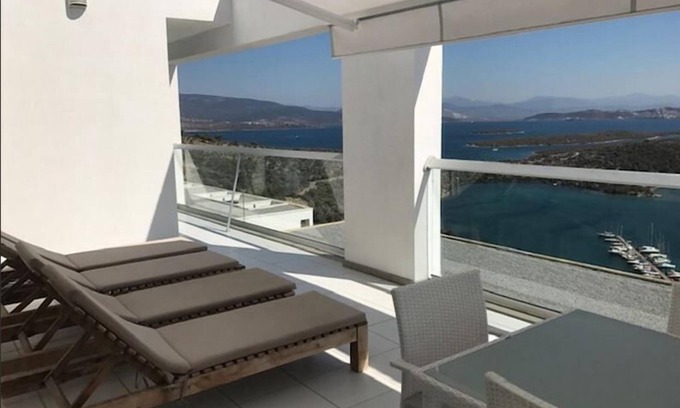 Kiyikislacik Apartment | 2 Bed Penthouse Apartment with Stunning Sea View