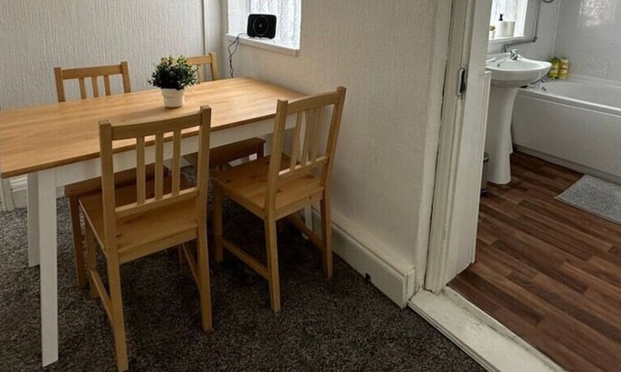 Newbottle Apartment | 2 Bed Premier Contractor House