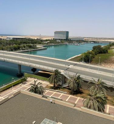 Bay La Sun Apartment | 2 Bedrooms APT in Marina tower sea view