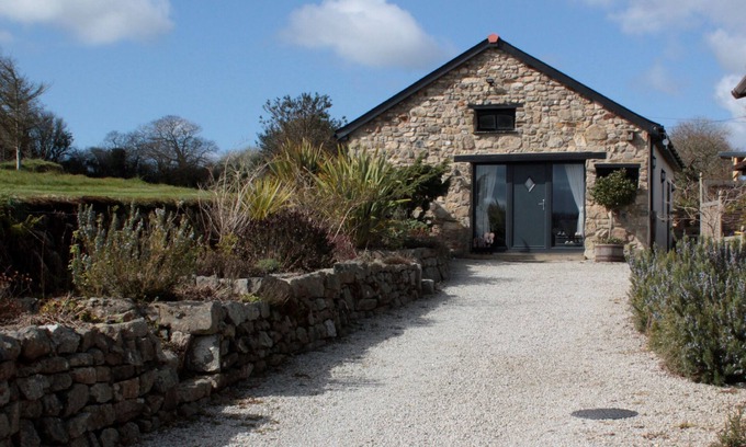 Mabe Cottage | 2 Bed self-contained Holiday Home - with Hot Tub