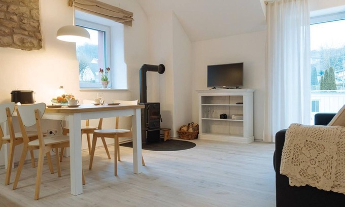 Pelm Apartment | 2-bed vacation apartment no. 1 shower/WC up to 4 persons - Ferienwohnungen Maijeschhof