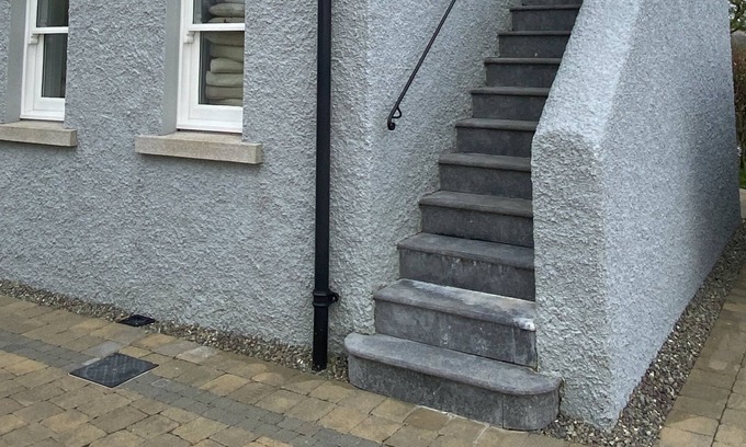 Kinsale Apartment | 2 Bed1st floor apartment with Valley and Sea Views