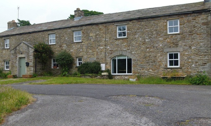 Newbiggin-in-Bishopdale Cottage | 2 bedroom accommodation in Newbiggin-in-Bishopdale, near Leyburn