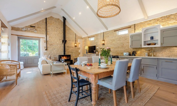 Shipton under Wychwood Cottage | 2 bedroom accommodation in Shipton Under Wychwood