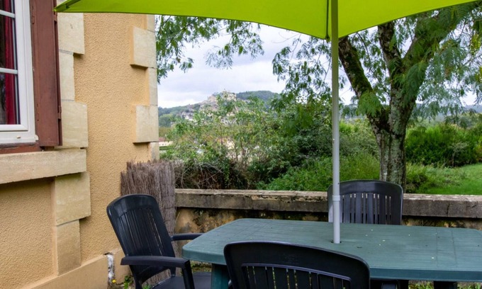 Castelnaud-la-Chapelle Cottage | 2-bedroom house near Sarlat, nature and culture, terrace and BBQ