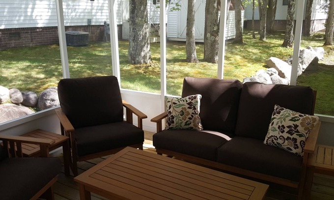 Suring Resort | 2 Bedroom 1 Bath, Indoor Pool, Tennis Court, Game Room, Basketball, Trout river