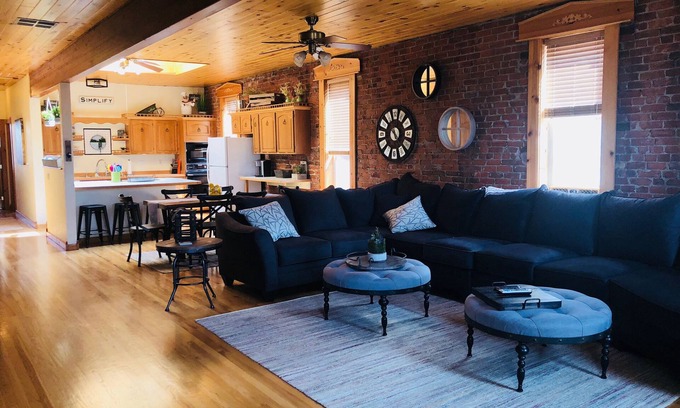 Florence House | 2 Bedroom, 1 Bath Townhouse in Historic Downtown Florence!