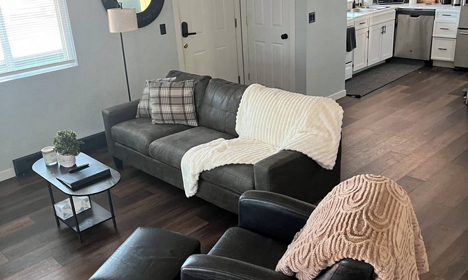 Northtown Apartment | 2-bedroom 1 bathroom apartment near downtown