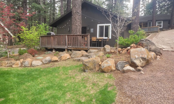 Peninsula Village Cabin | 2 Bedroom/1 Bathroom - Lake Front!